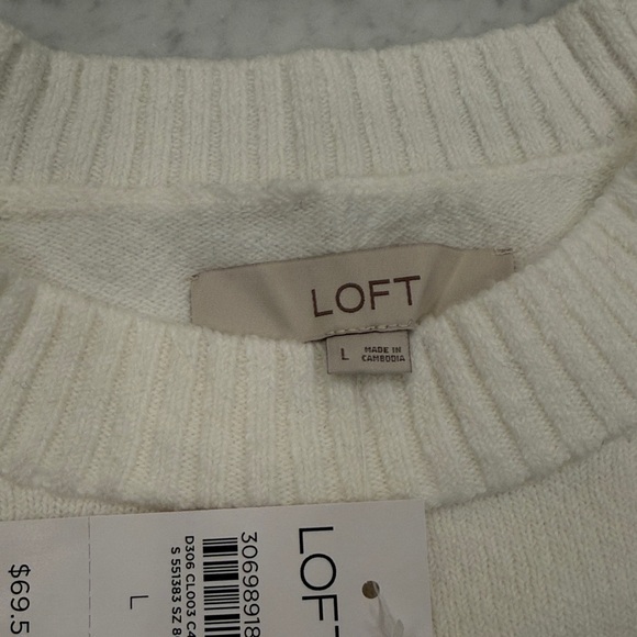 NWT*** LOFT Cream Sweater with Black Heart - Picture 4 of 6